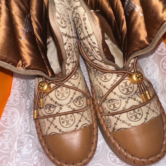 TORY BURCH MONOGRAM SLEEPING BAG BOOT - Picture 4 of 5